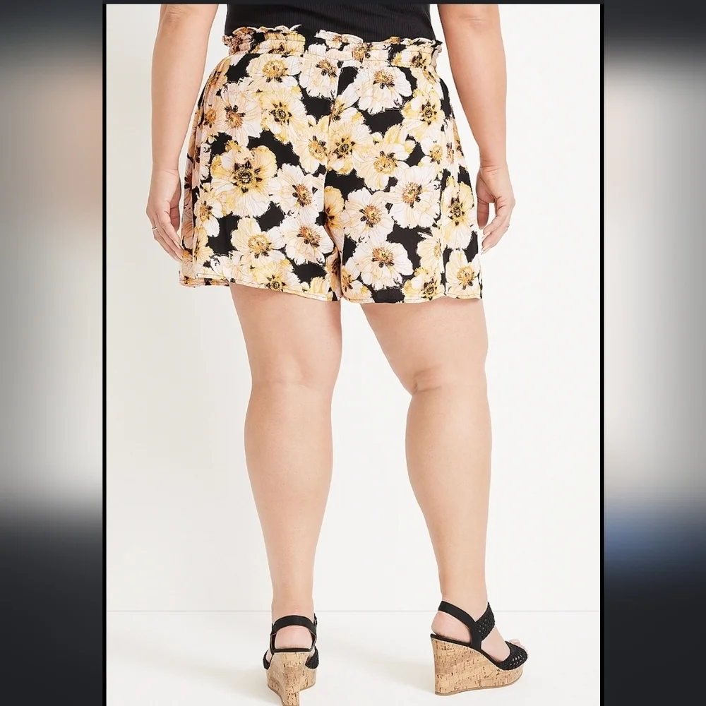 NWT Resort wear short pockets floral print Black Cream rayon Plus Size 2X. - Picture 4 of 15